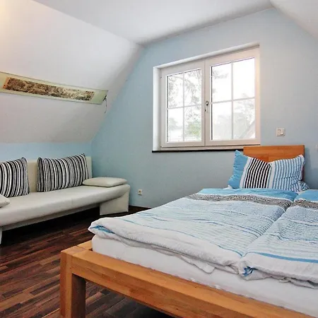 Lotusbluete, Tatil Evi